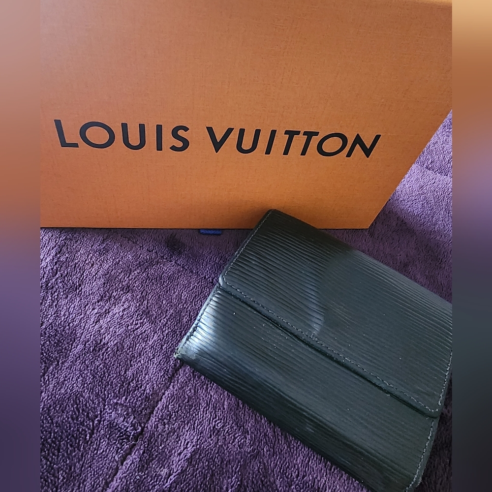 Authentic - Louis Vuitton Epi Black Coin Card Bill wallet Pocket Vintage